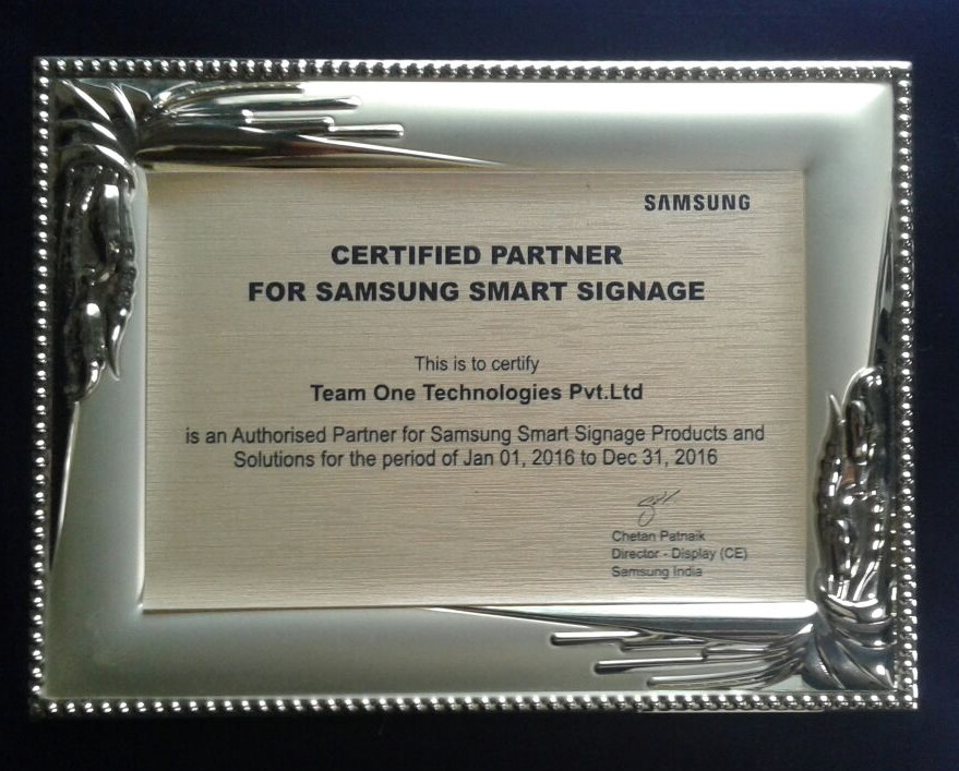 Team One award and recognition 08